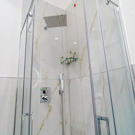 14 לינה וארוחת בוקר 3*