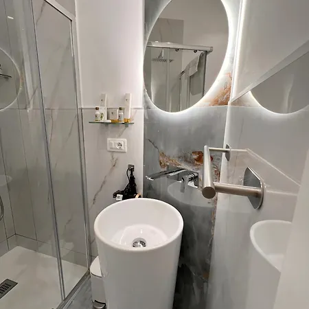 14 Bed and Breakfast 3*