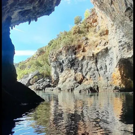 14 לינה וארוחת בוקר סקליאה