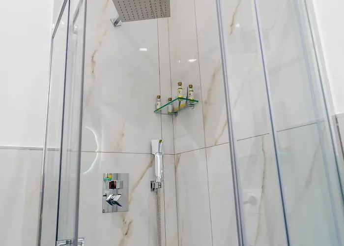 14 ベッド・アンド・ブレックファスト 3*