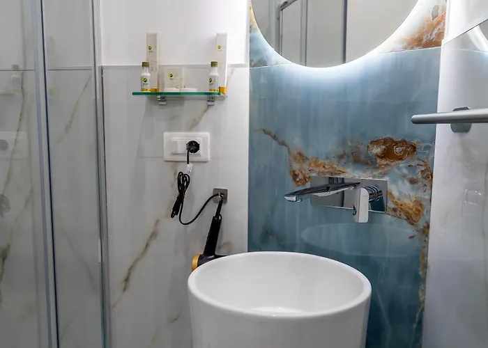 14 לינה וארוחת בוקר 4*